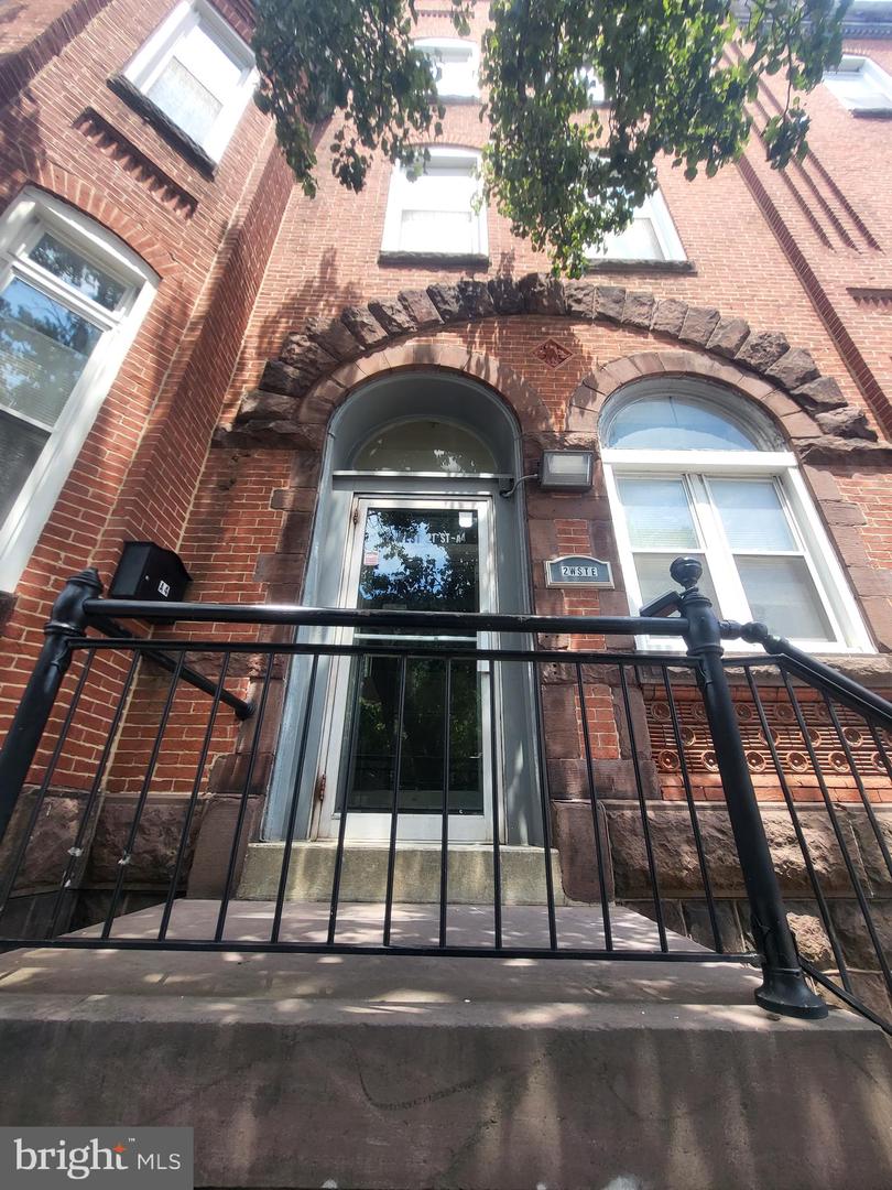 2 W 21st St #a11 Property Photo 2