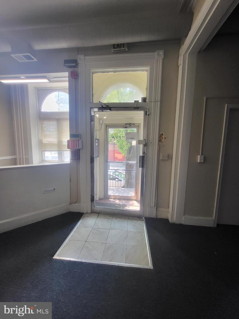 2 W 21st St #a11 Property Photo 6