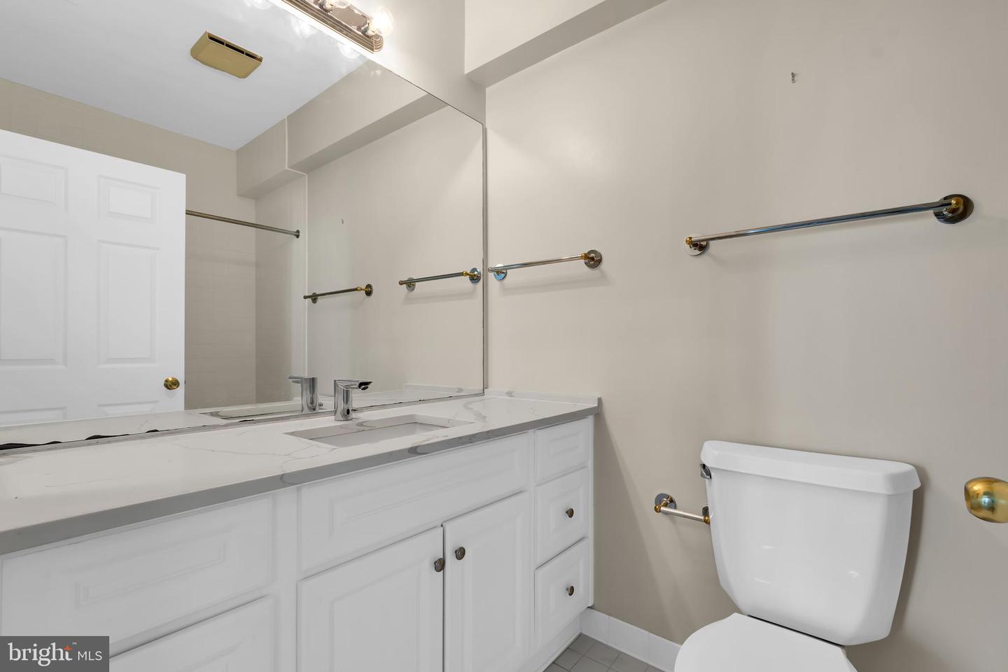 100 Harborview Dr #1709 Property Photo 8