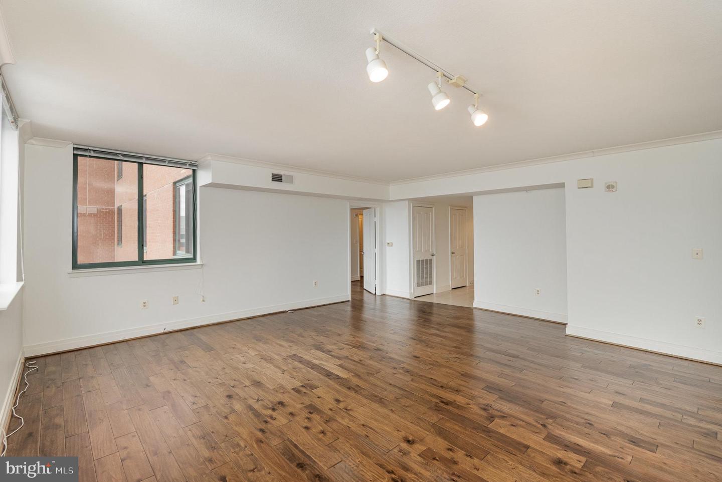414 Water St #1512 Property Photo 7