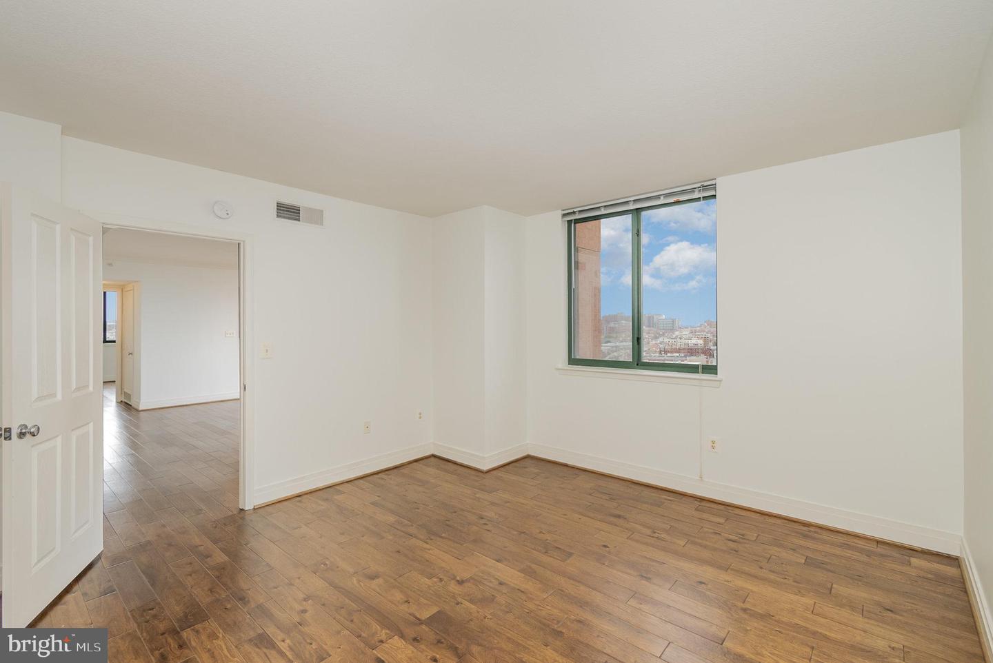 414 Water St #1512 Property Photo 12