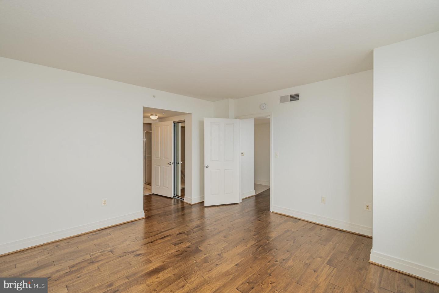 414 Water St #1512 Property Photo 13