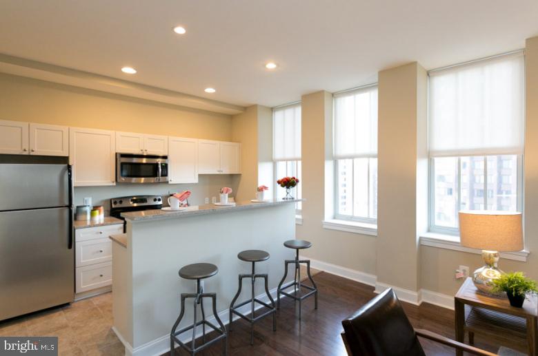 301 N Charles St #1br Property Photo 47