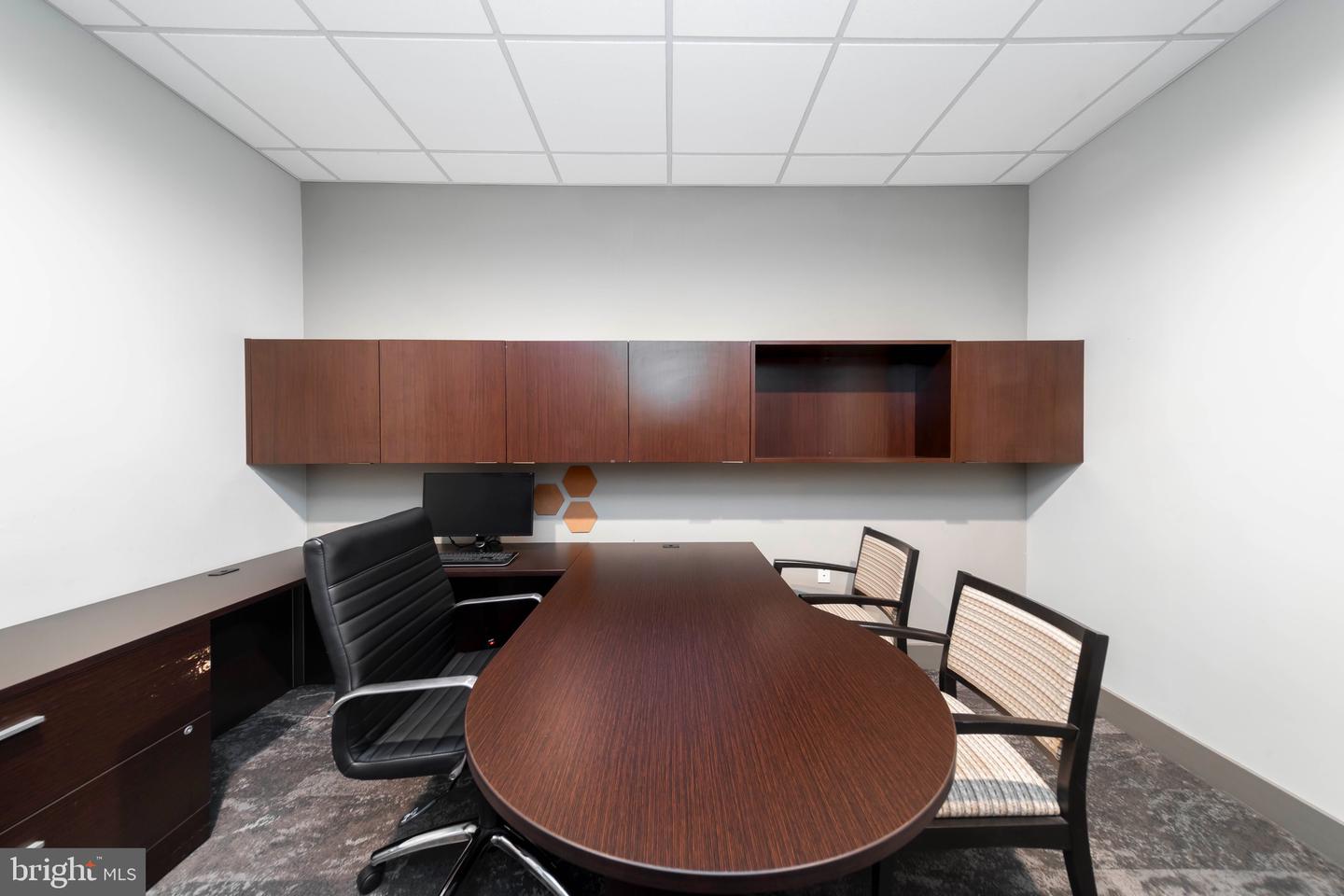 MDBA2109952 Property Photo 33