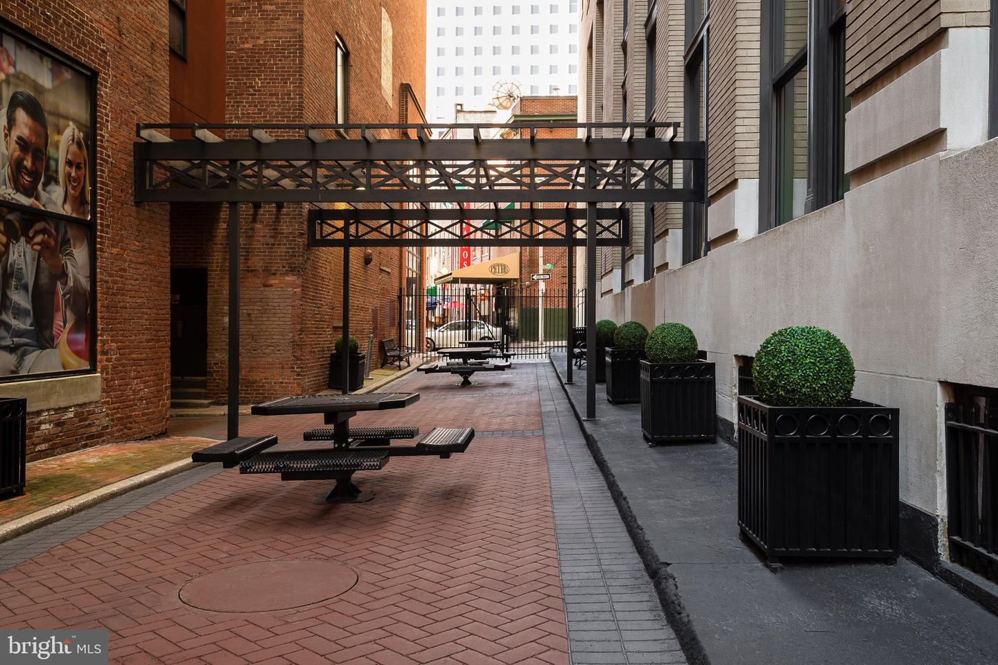 26 S Calvert St #studio Property Photo 8