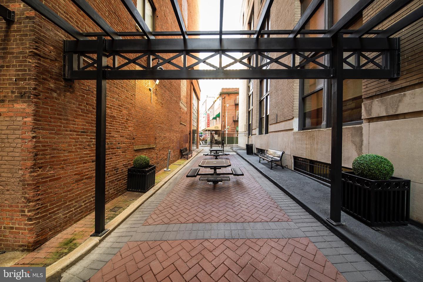 26 S Calvert St #studio Property Photo 10