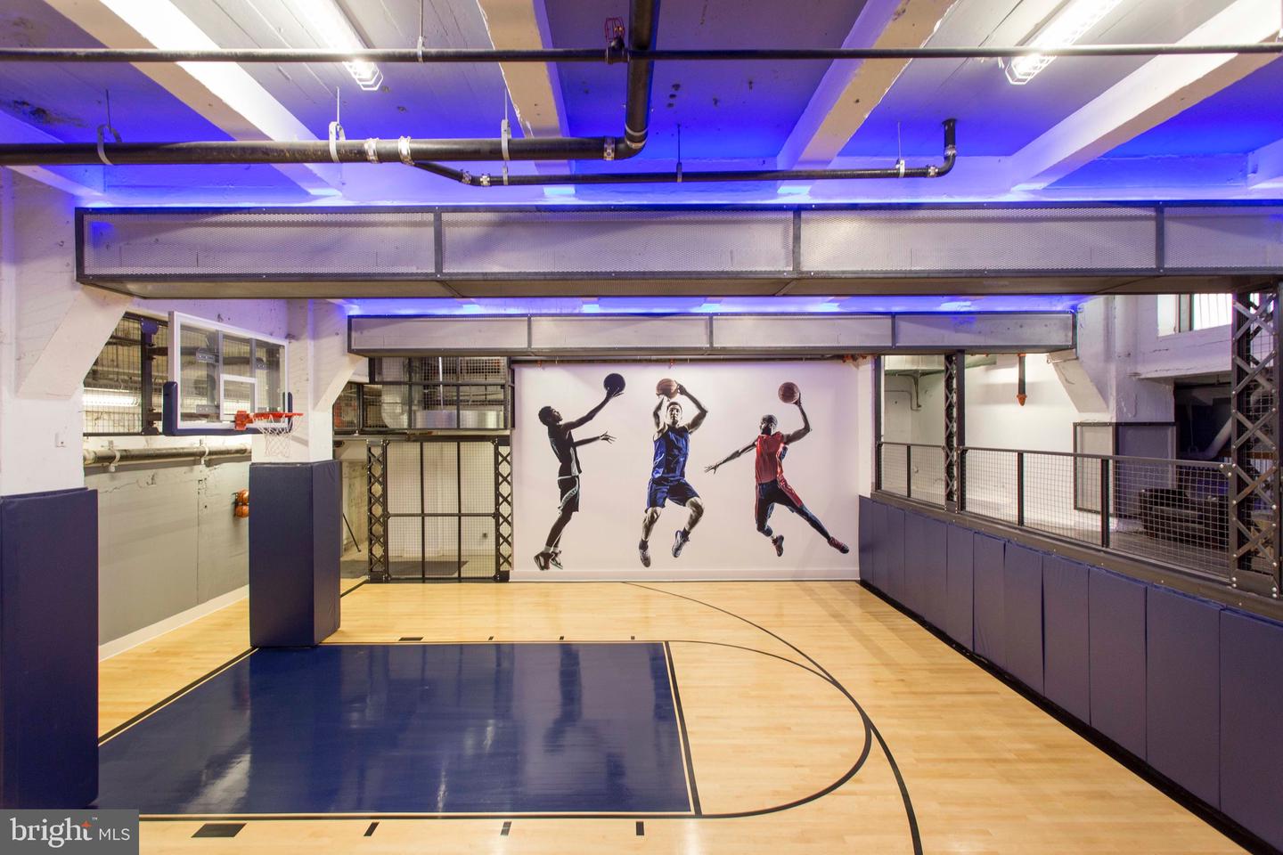 26 S Calvert St #studio Property Photo 32