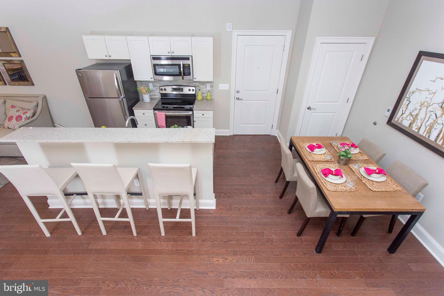 26 S Calvert St #studio Property Photo 73