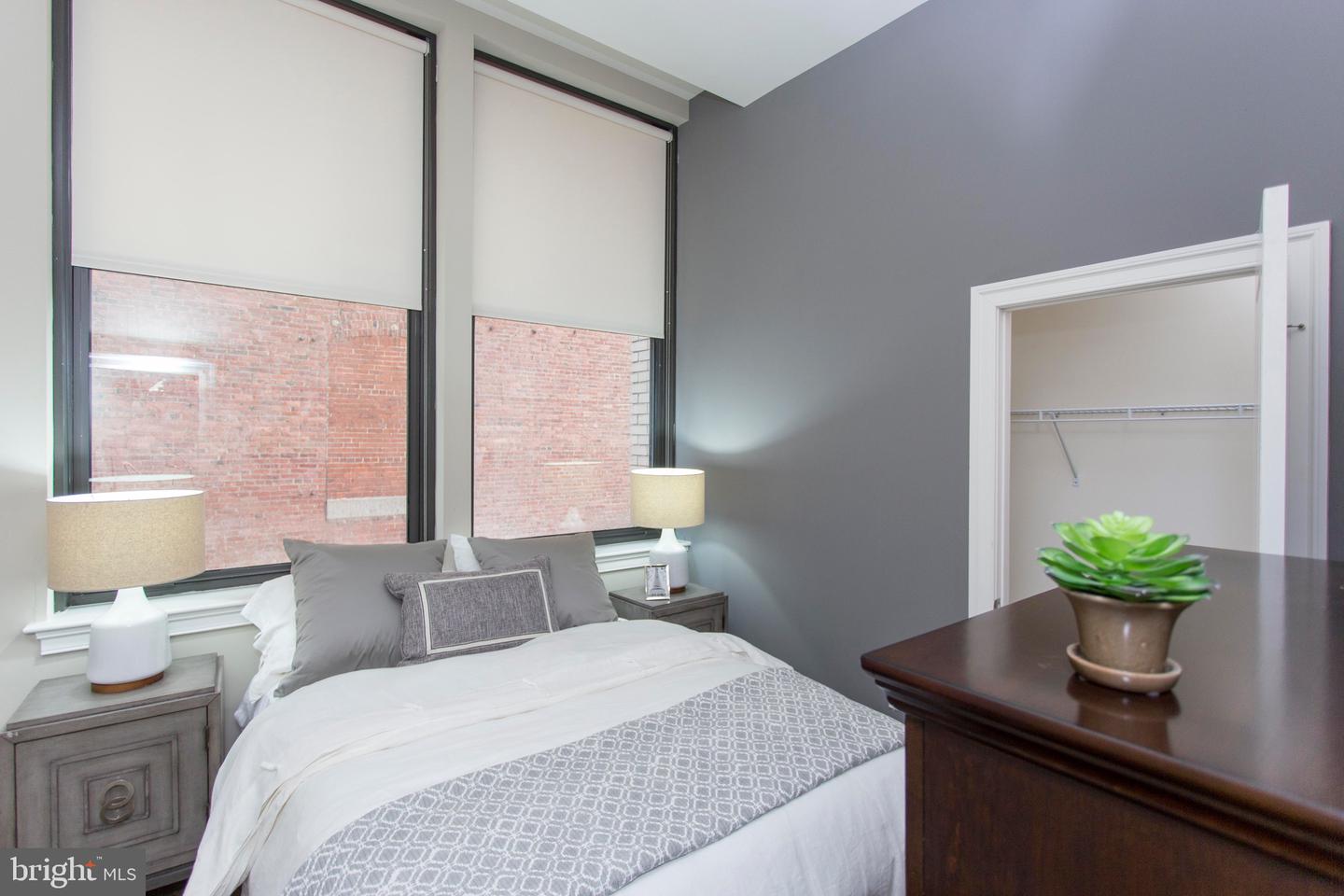 26 S Calvert St #studio Property Photo 80