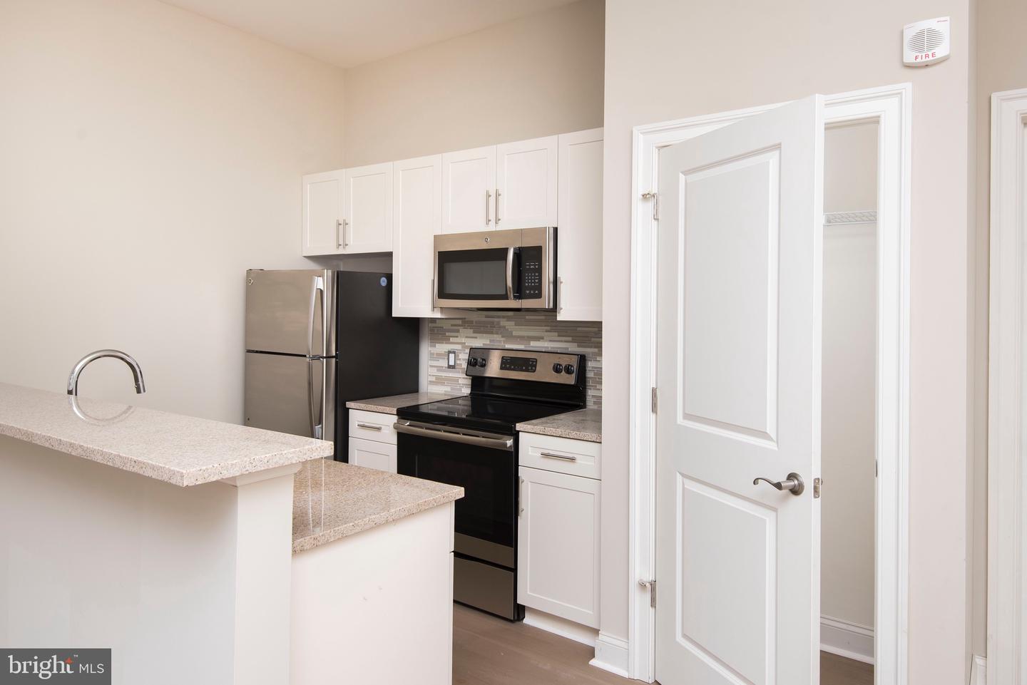 103 S Gay St #1br Property Photo 43