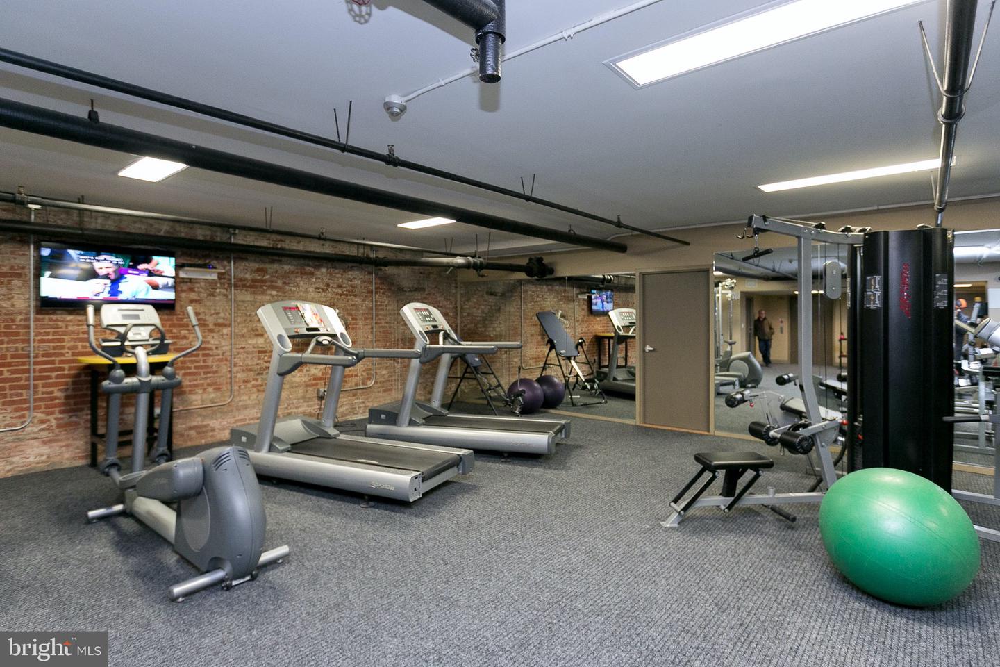 519 W Pratt St #1br Property Photo 16