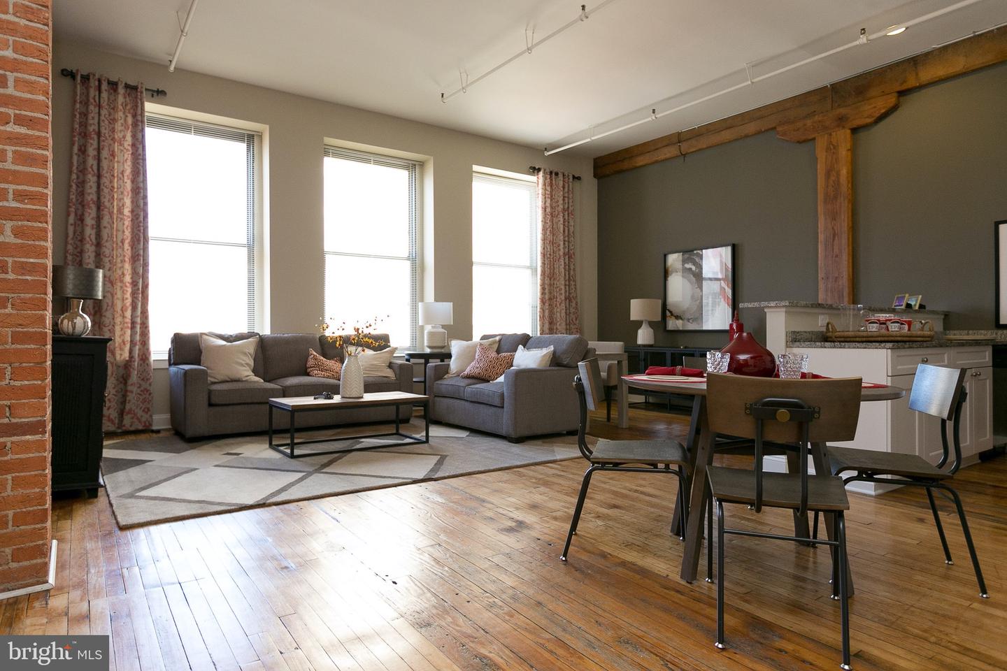 519 W Pratt St #1br Property Photo 24