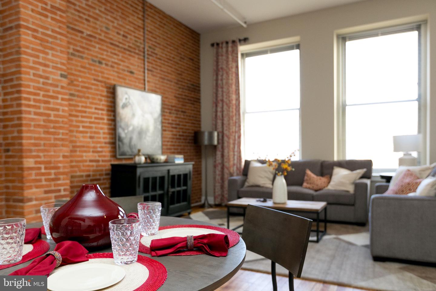 519 W Pratt St #1br Property Photo 35