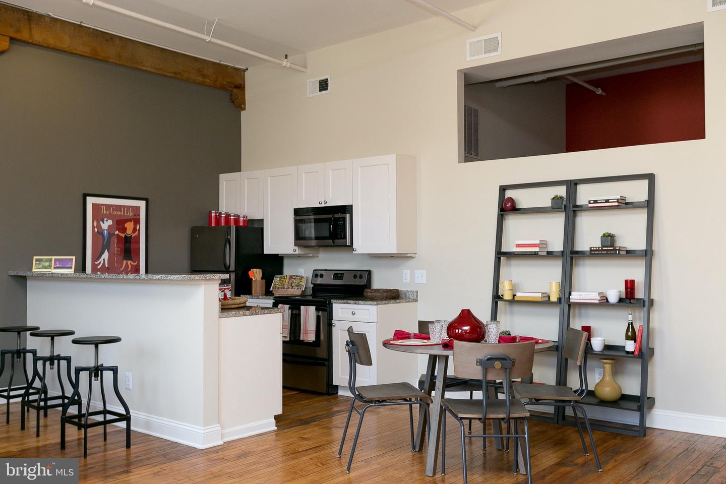 519 W Pratt St #1br Property Photo 39