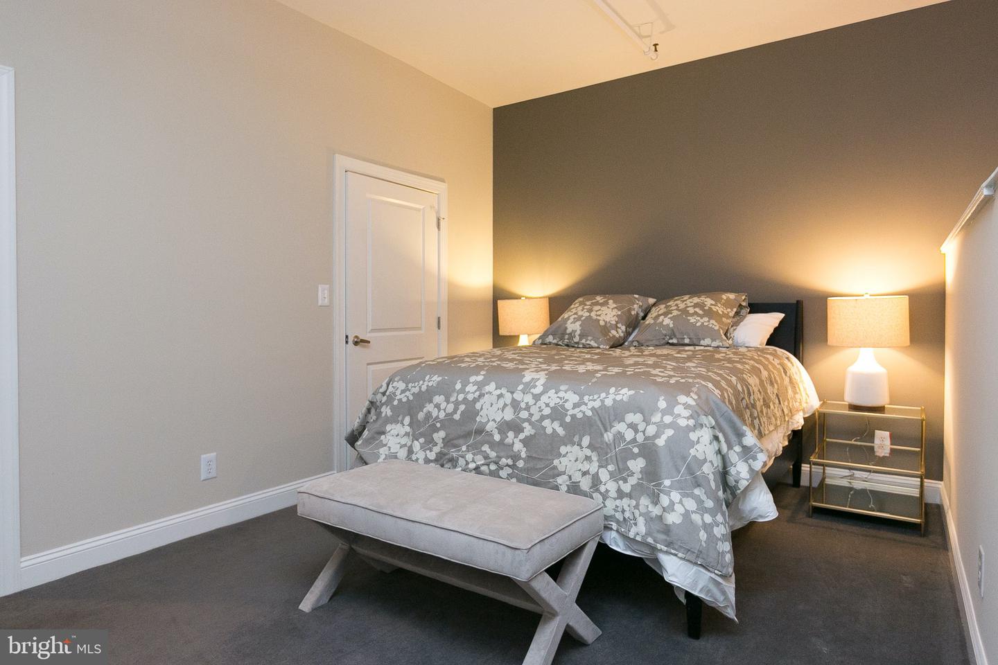 519 W Pratt St #1br Property Photo 47