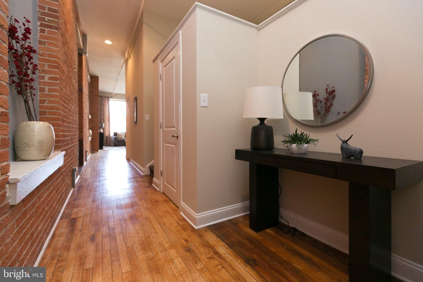 519 W Pratt St #1br Property Photo 55