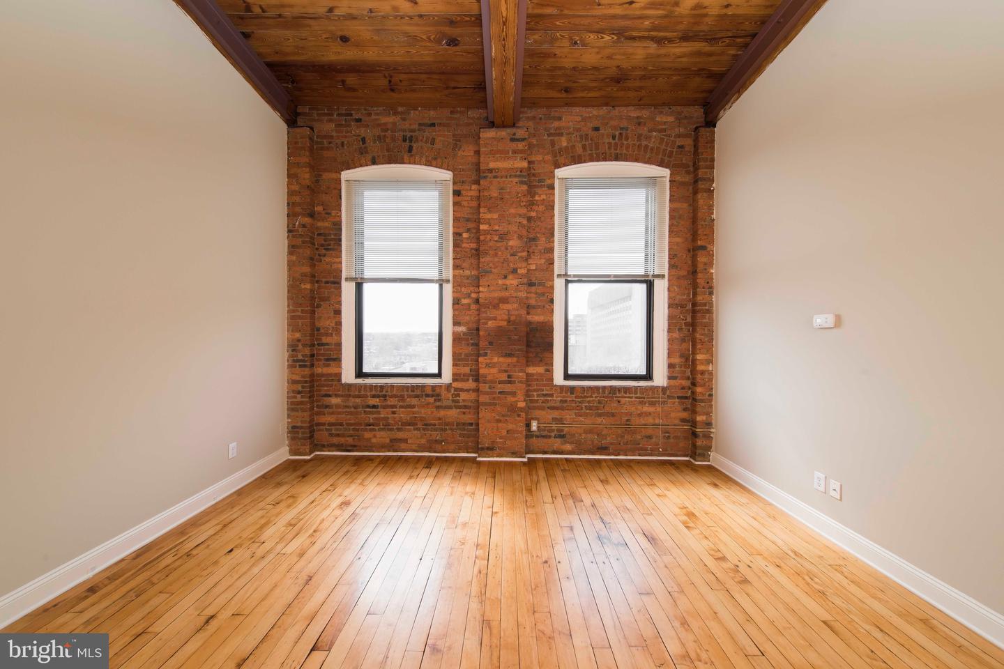 519 W Pratt St #1br Property Photo 60