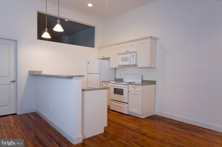 1 S Eutaw St #1br Property Photo 10