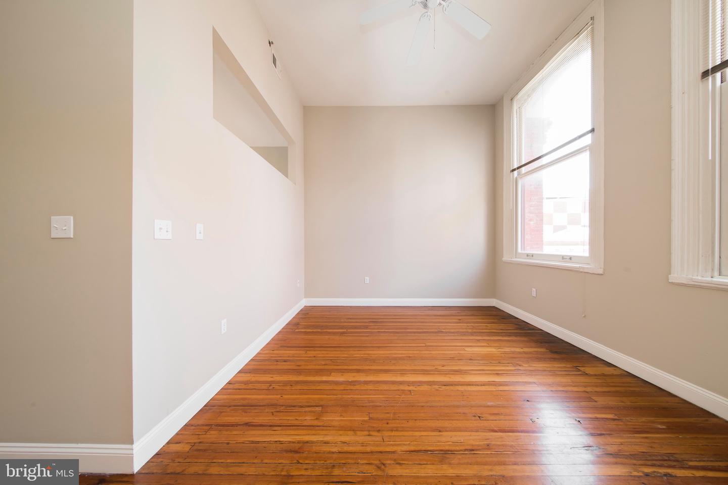 1 S Eutaw St #1br Property Photo 13