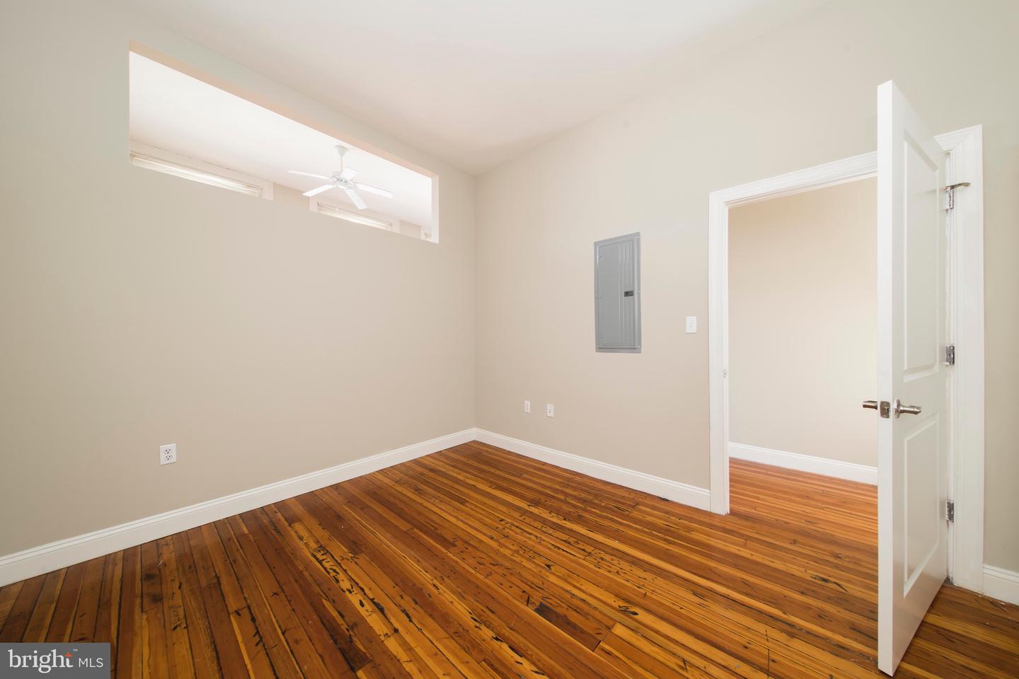 1 S Eutaw St #1br Property Photo 14