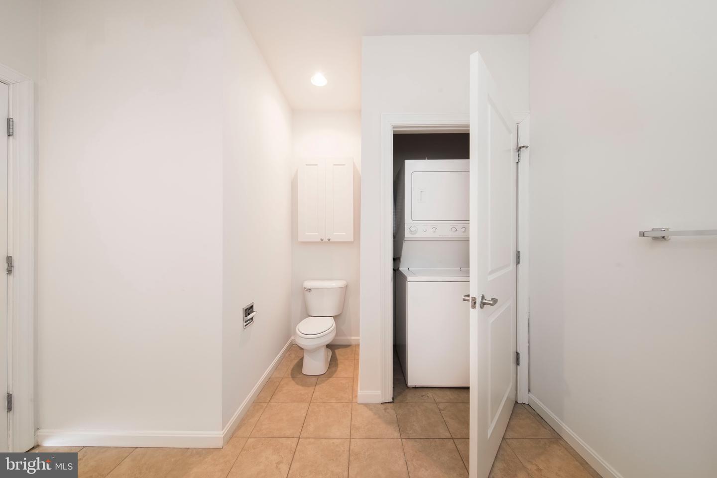 1 S Eutaw St #1br Property Photo 16
