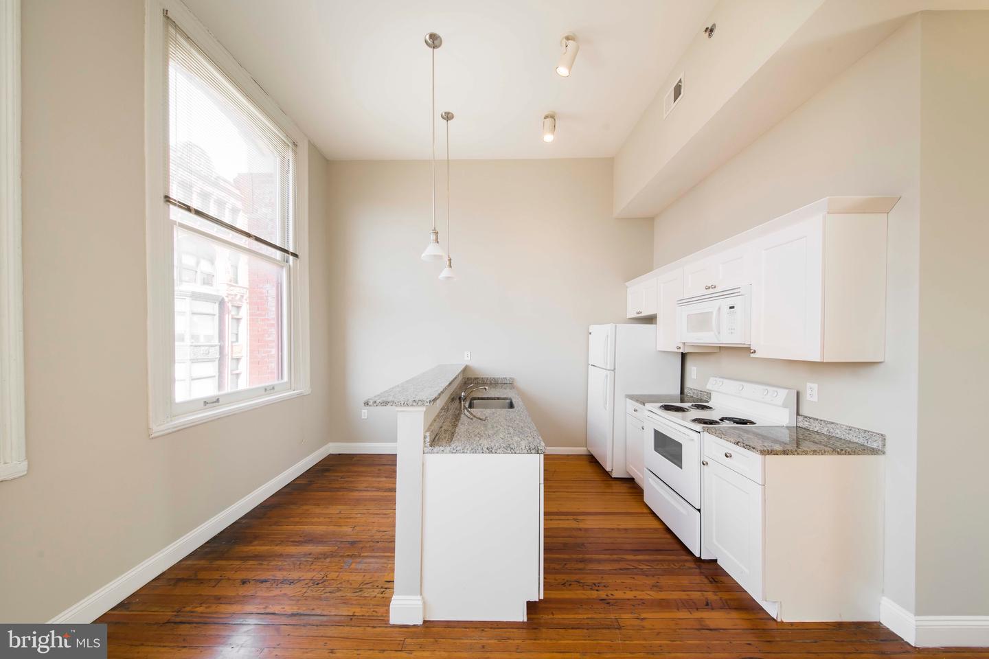1 S Eutaw St #1br Property Photo 19