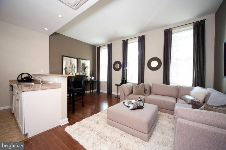 1201 N Charles Street #1br Property Photo 1