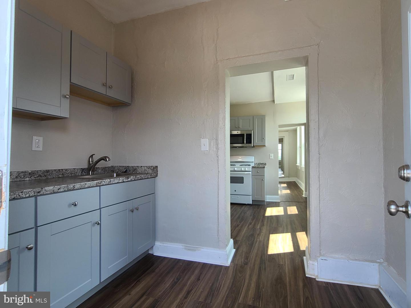 1000 E Preston St Property Photo 1