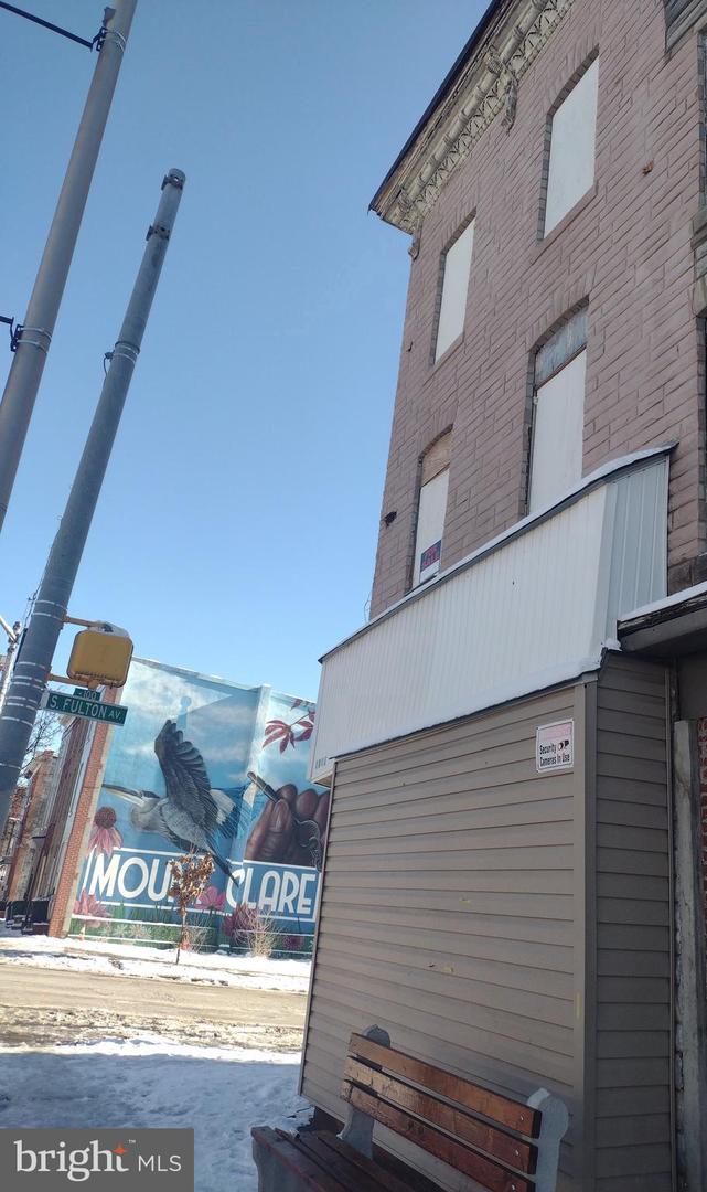 1801 W Pratt St Property Photo 3