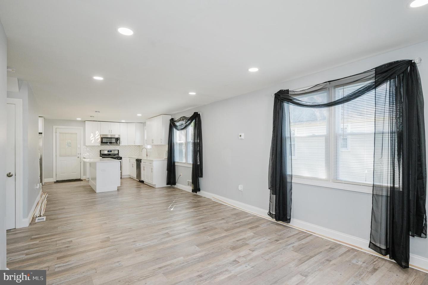 5405 Pembroke Ave Property Photo 3