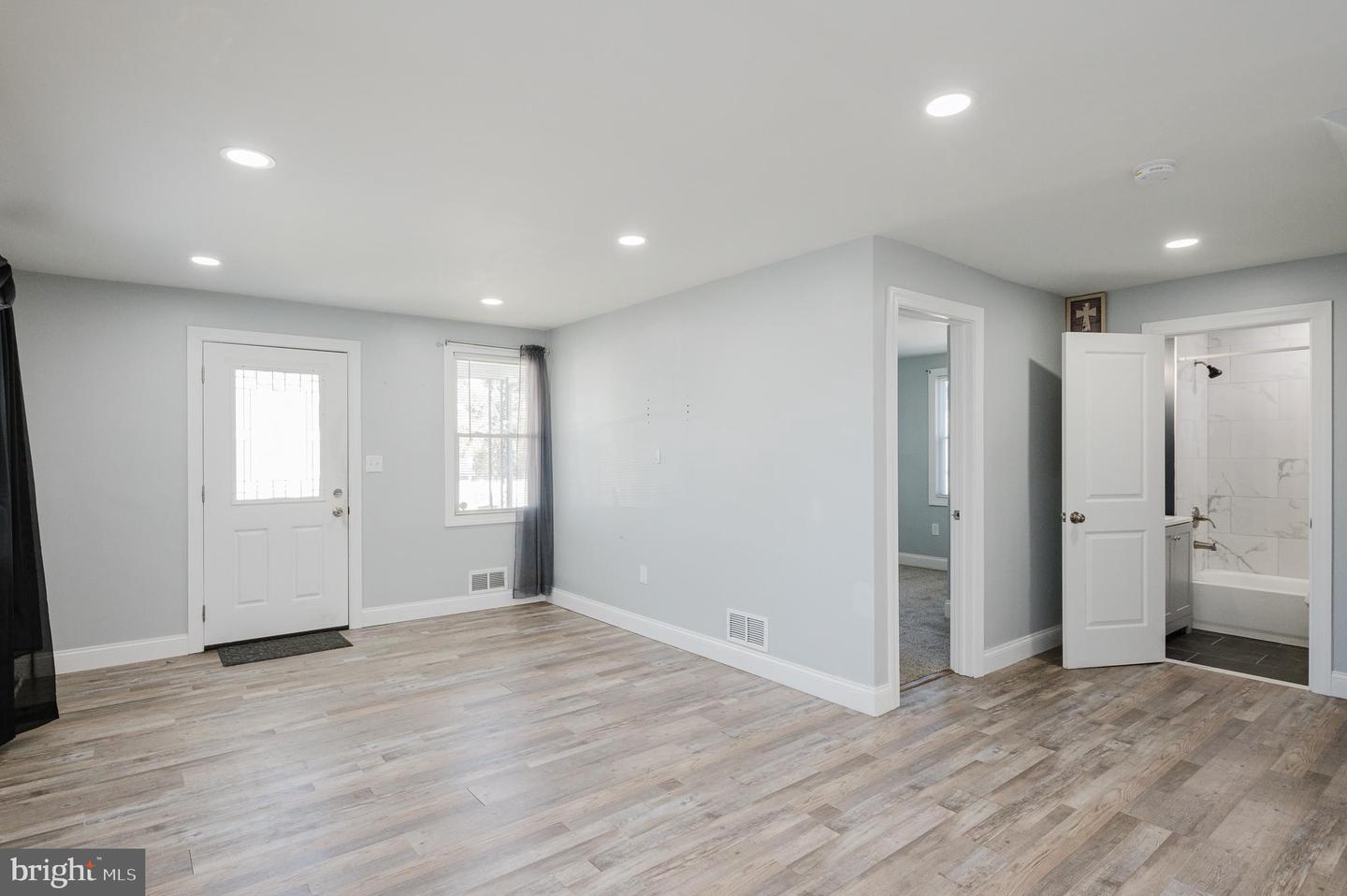5405 Pembroke Ave Property Photo 4
