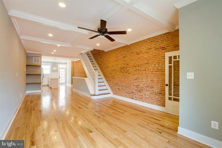 2820 Hudson St Property Photo 3