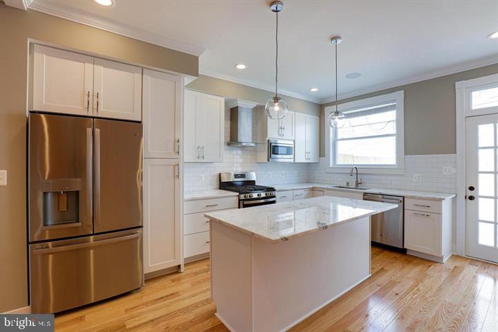2820 Hudson St Property Photo 5