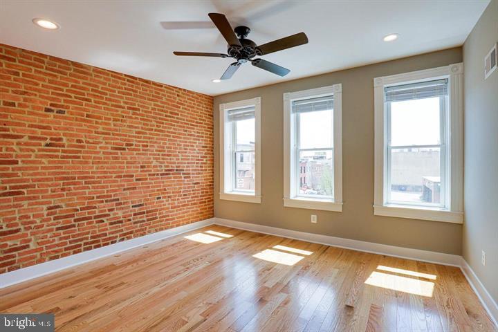 2820 Hudson St Property Photo 14