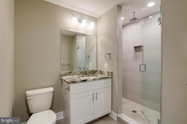2820 Hudson St Property Photo 17
