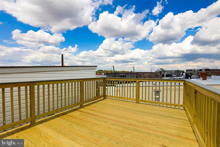 2820 Hudson St Property Photo 25