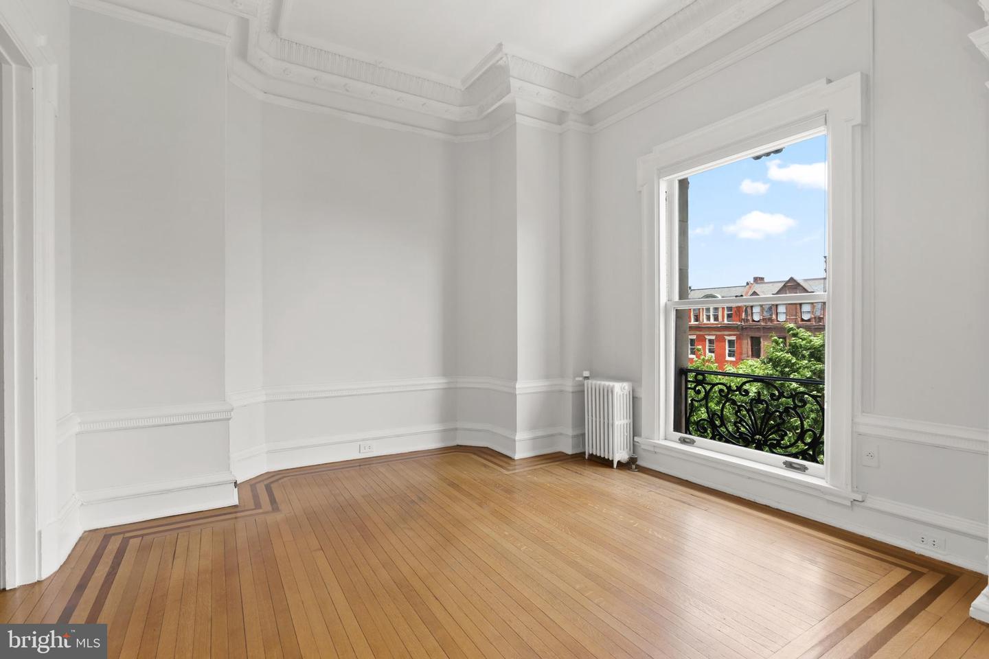 700 Washington Pl #4c Property Photo 5