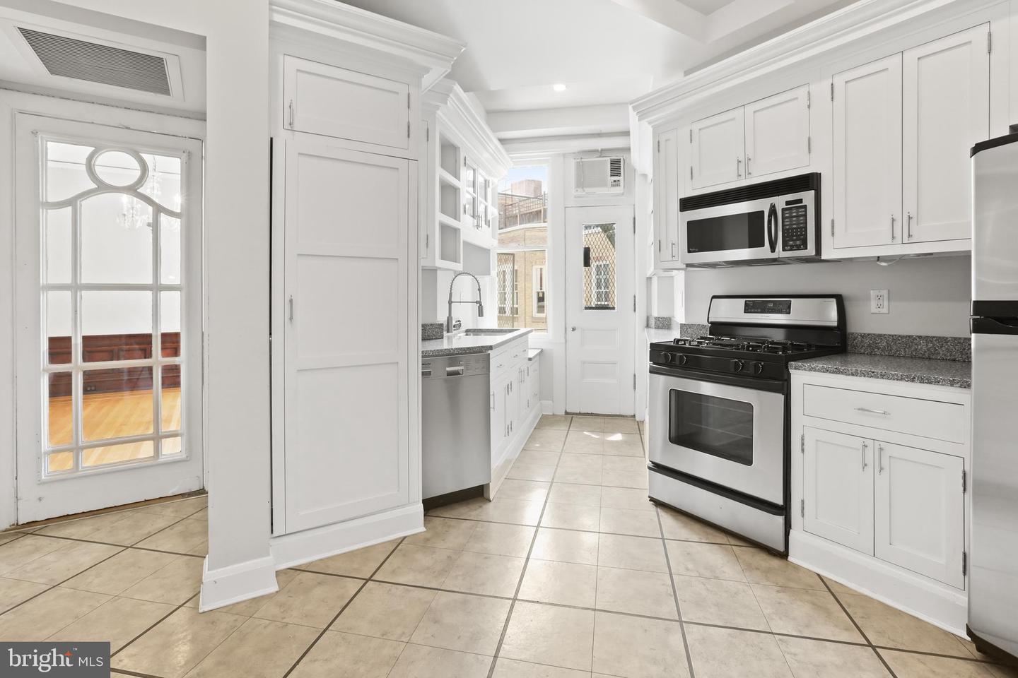 700 Washington Pl #4c Property Photo 18