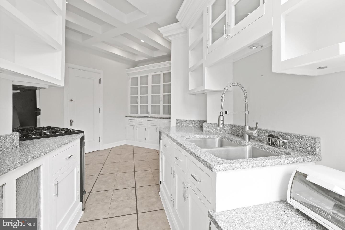 700 Washington Pl #4c Property Photo 23