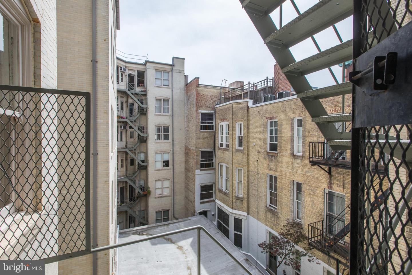 700 Washington Pl #4c Property Photo 34