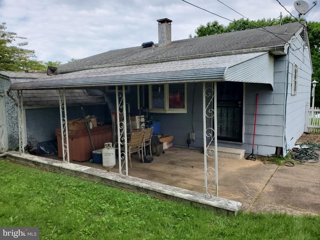 5602 Todd Ave Property Photo 11