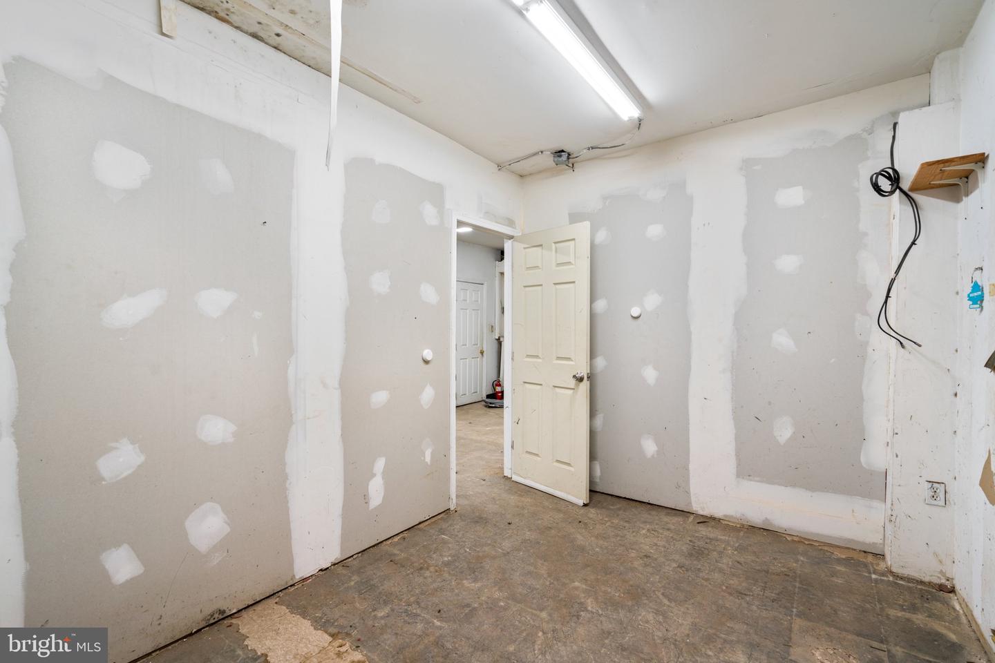 2800 Huntingdon Ave Property Photo 3