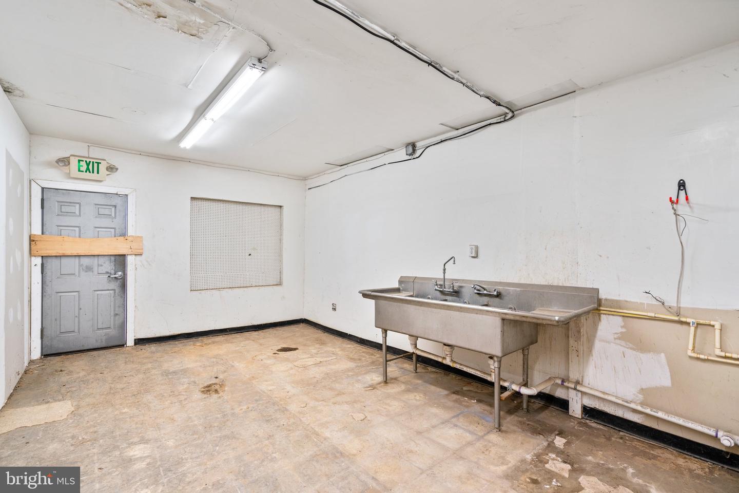 2800 Huntingdon Ave Property Photo 7