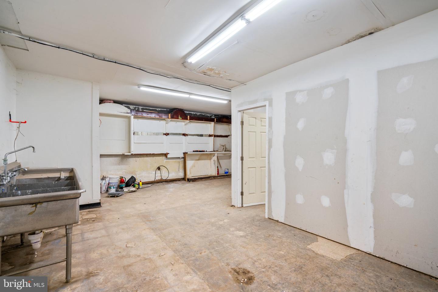 2800 Huntingdon Ave Property Photo 10