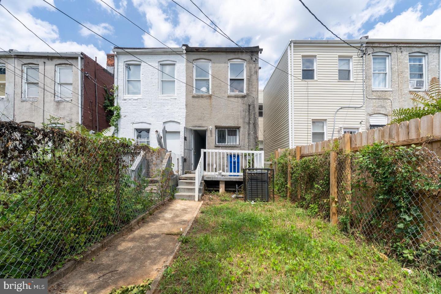 1947 W Lexington St Property Photo 11