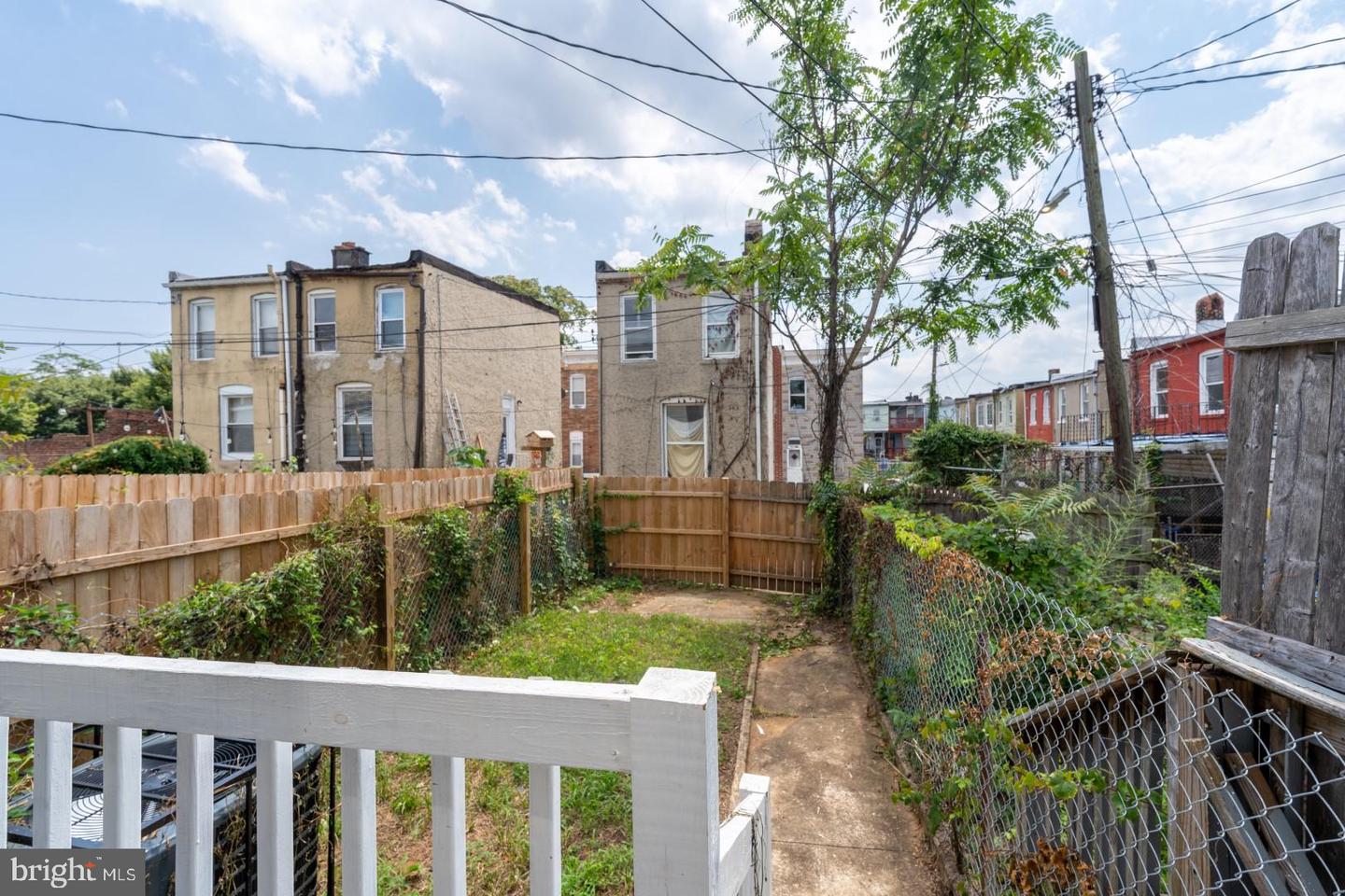 1947 W Lexington St Property Photo 12