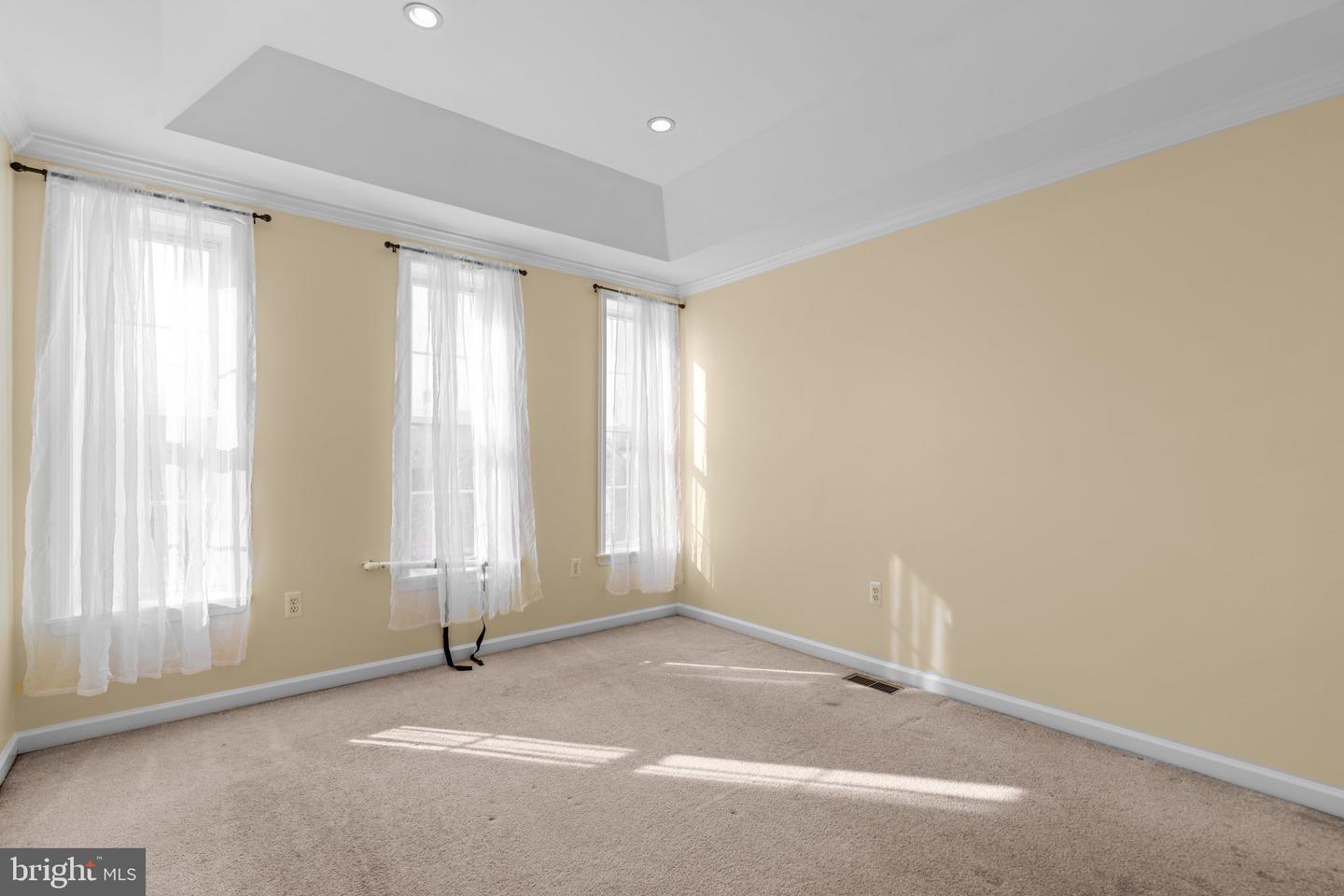 1110 W Cross St Property Photo 14