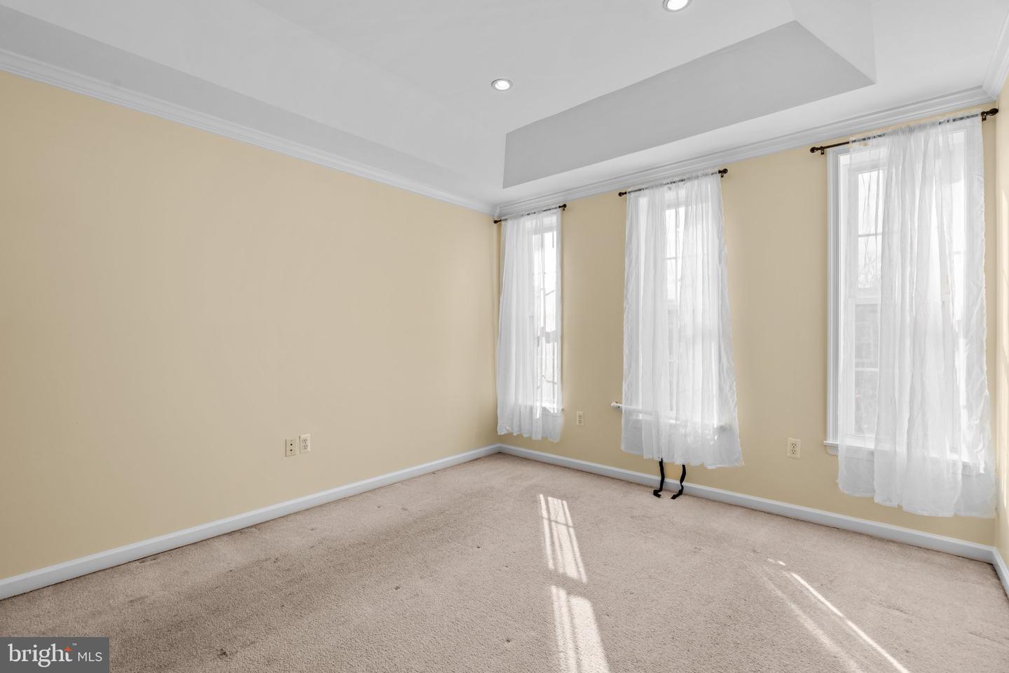 1110 W Cross St Property Photo 15