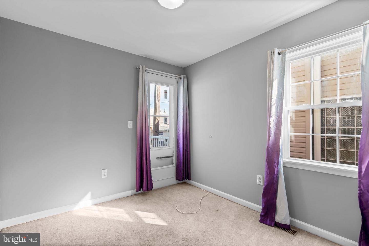 1110 W Cross St Property Photo 19