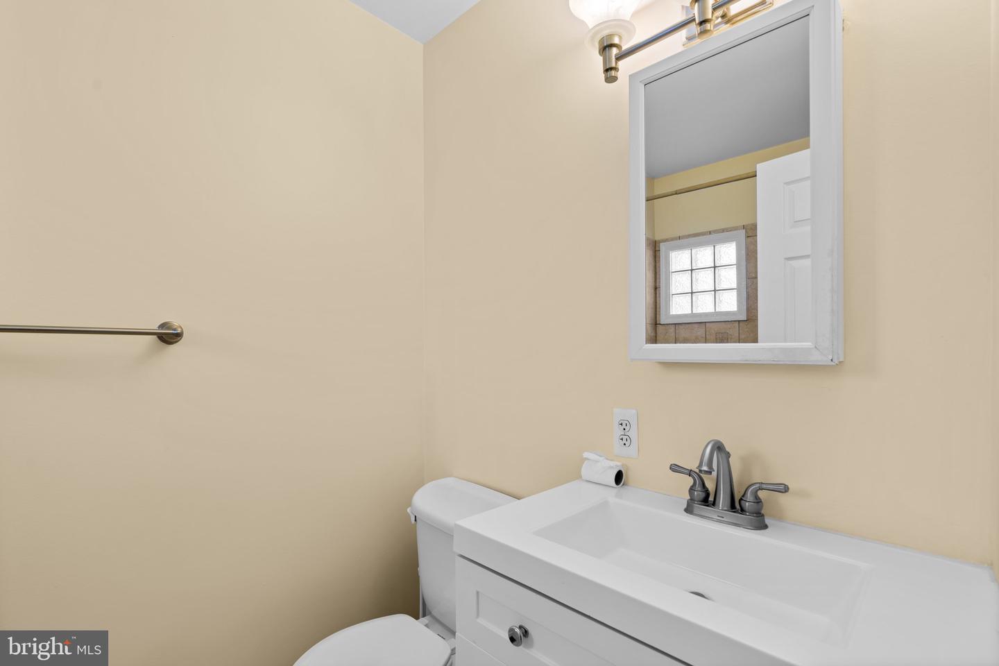 1110 W Cross St Property Photo 21